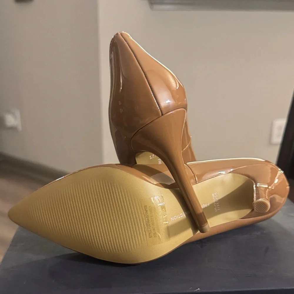 🔥NEW French Connection Patent Faux Leather Pointed Toe Pumps Size 7/EU 37.5🔥